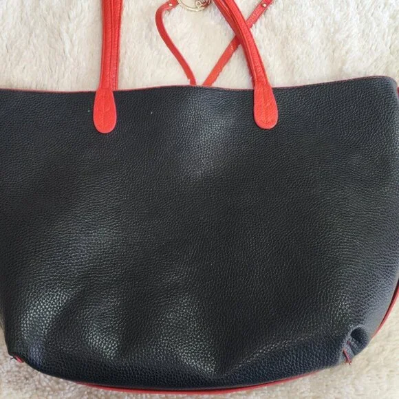 BCBG Paris reversible tote with crossbody bag - Picture 6 of 8